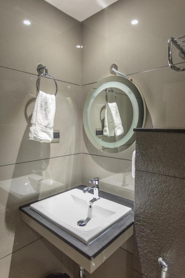 As Airport Inn Kochi Екстер'єр фото